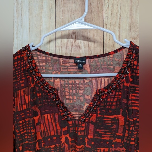 Rafaella geometric women’s tunic blouse in red and black size S with V- neck - Picture 3 of 6
